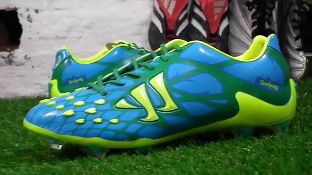 Warrior Skreamer II | Unboxing & First Impressions - Footy-Boots.com