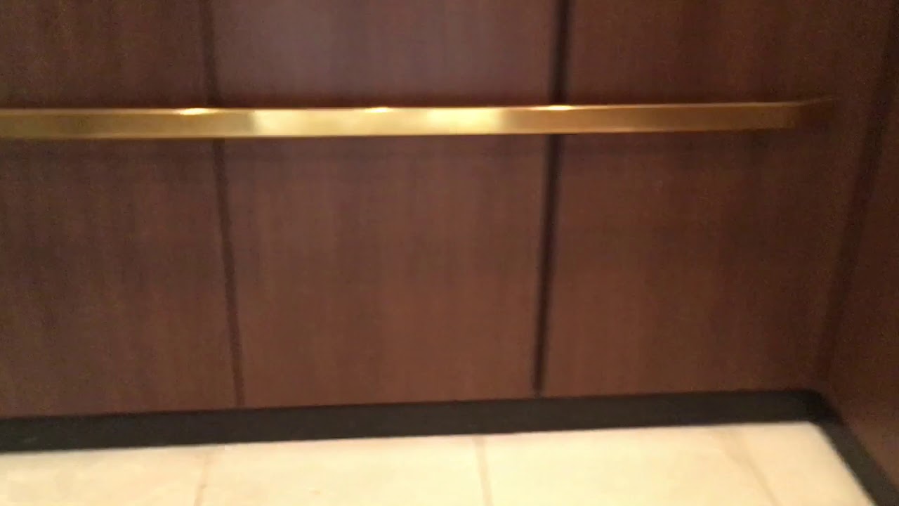 Elevator Doubletree by Hilton