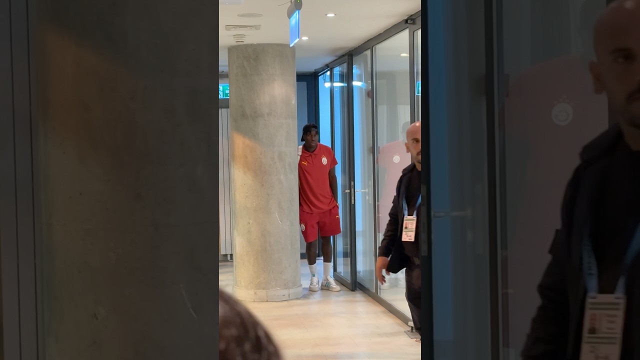 😅 Wilfried Singo, Atat&uuml;rk Olimpiyat Stadyumu&rsquo;nda &ccedil;ıkışı arıyor!