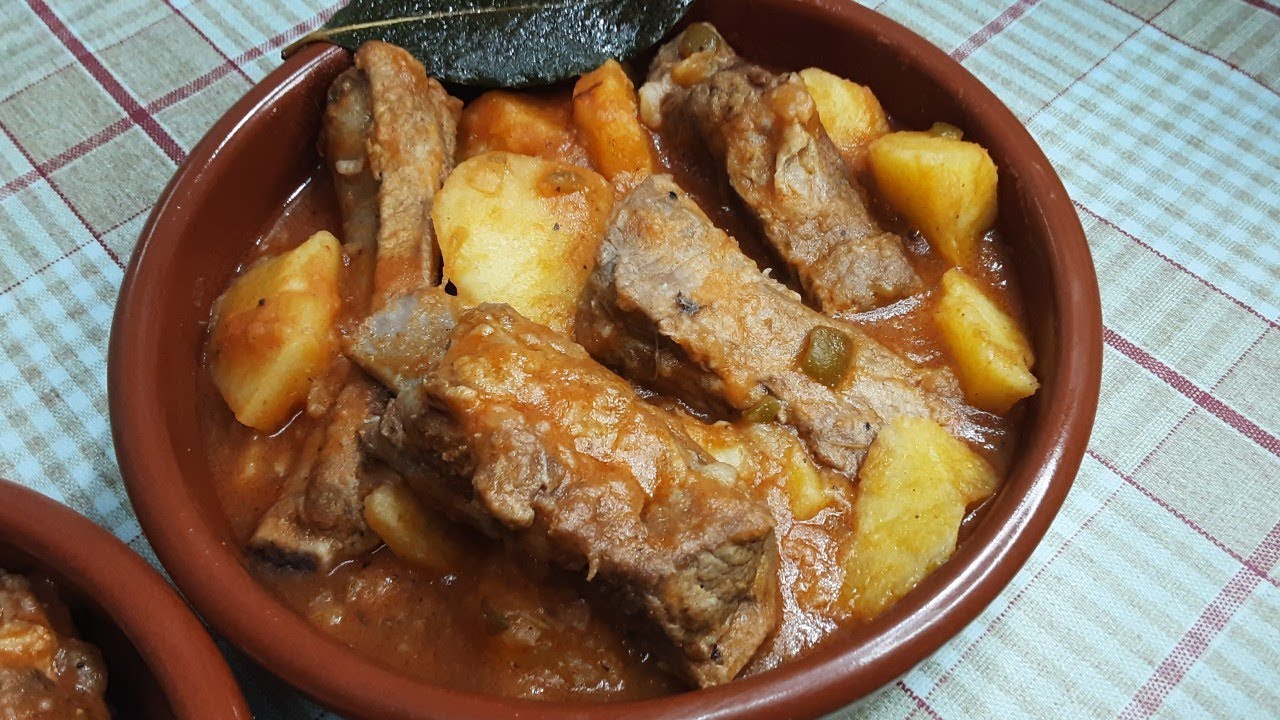 Guisado de Costillas con Patatas super fácil y rápido