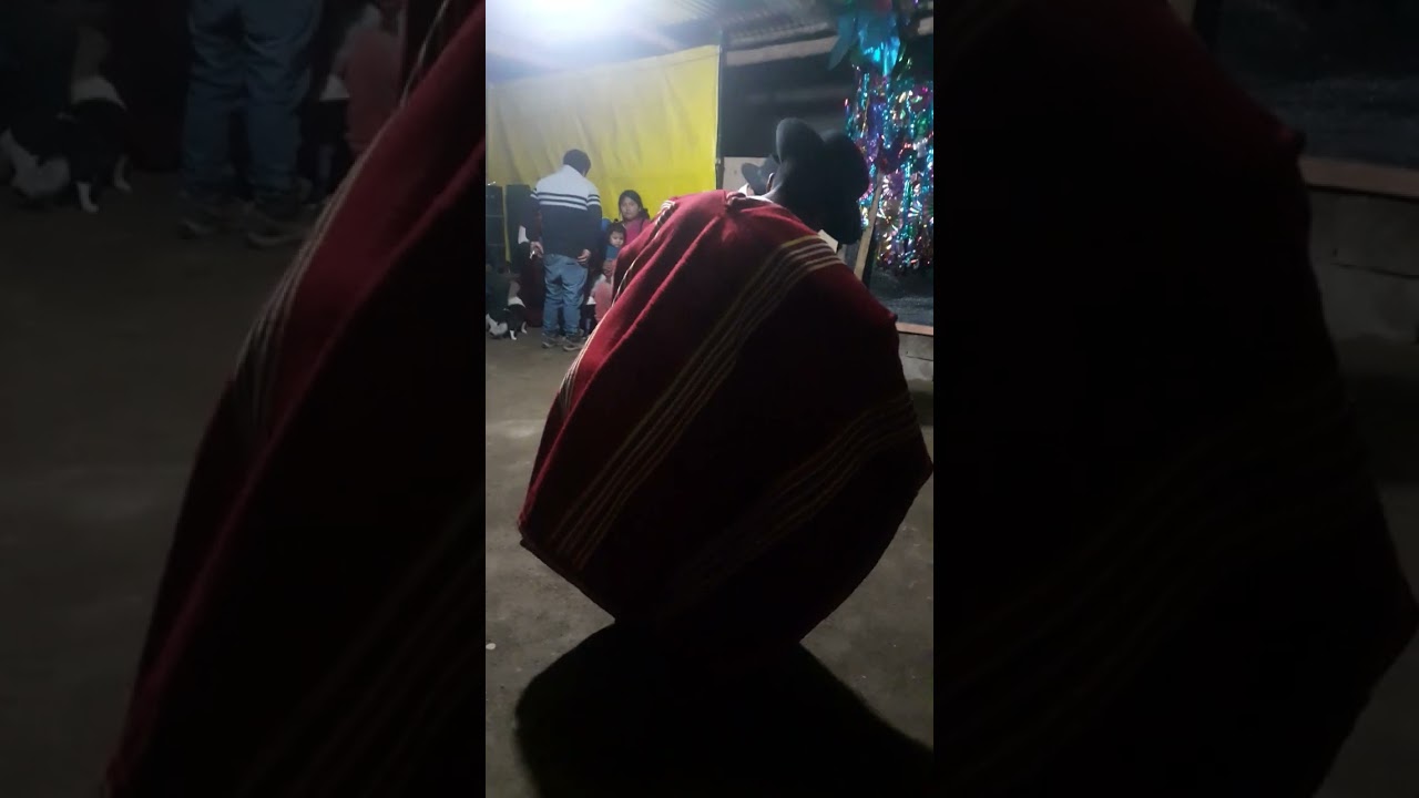navidad en chically. bailarín Adán poma atoccsa y Félix atoccsa