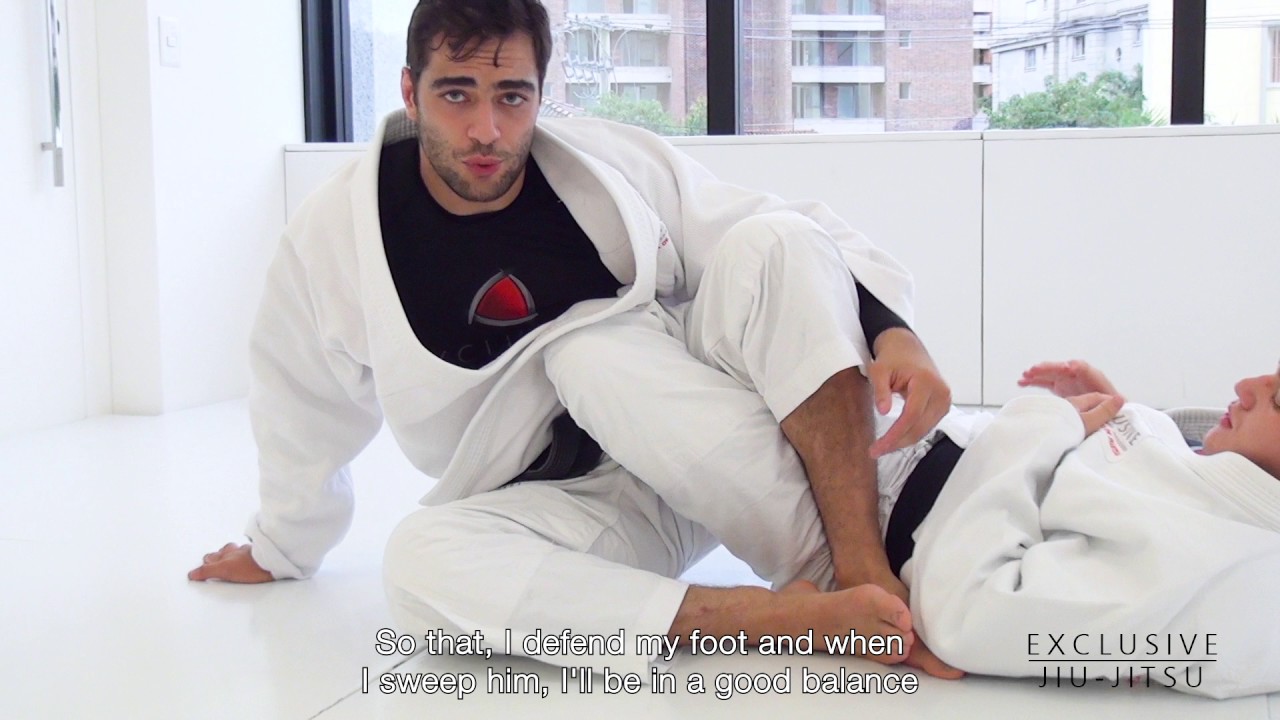 Luiz Panza - Lapel Sweep Getting the 50/50 Position - Essence Of Jiu-Jitsu
