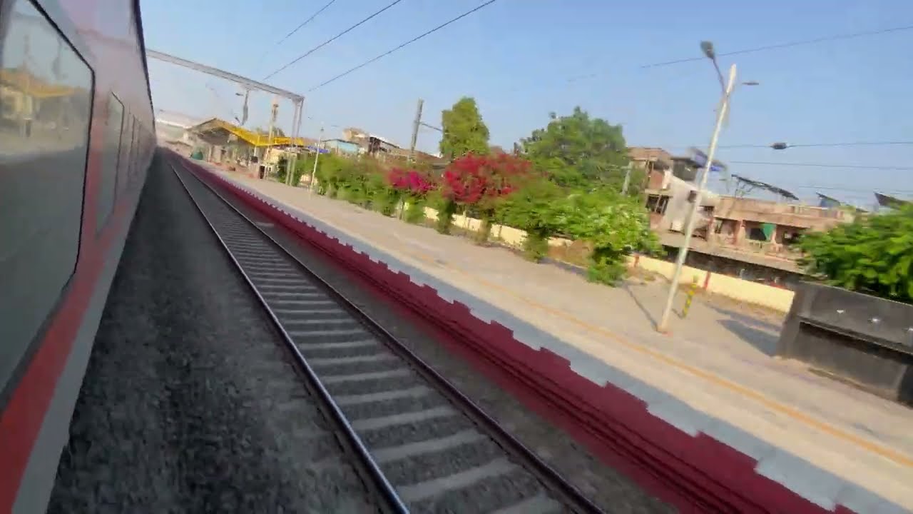 Garib Rath Meets Vande Bharat & Shatabdi at Full Speed! 🔥 Triple Train Crossing