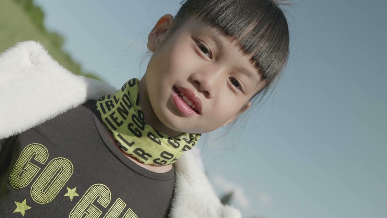#TheOriginalBeauty - Fall/Winter 2021 - Urban Black&Withe | Neon Graffiti