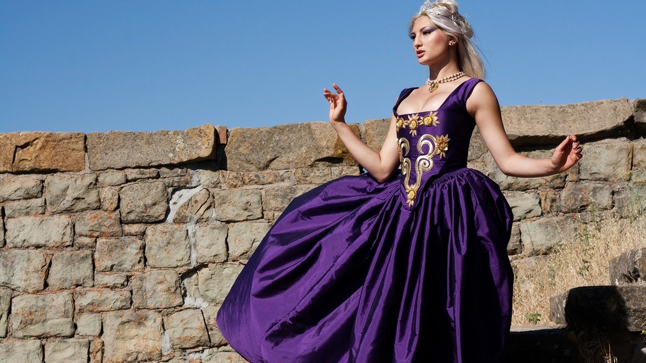Fantasy Couture and Custom Fairytale Gowns: Daisy Viktoria Summer 2011 Photoshoot