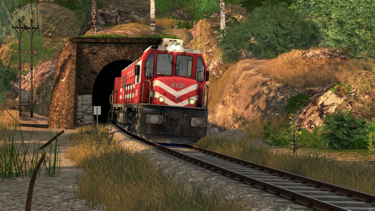 DE 24360 yük treni ile 20. tünelden çıkıyor.