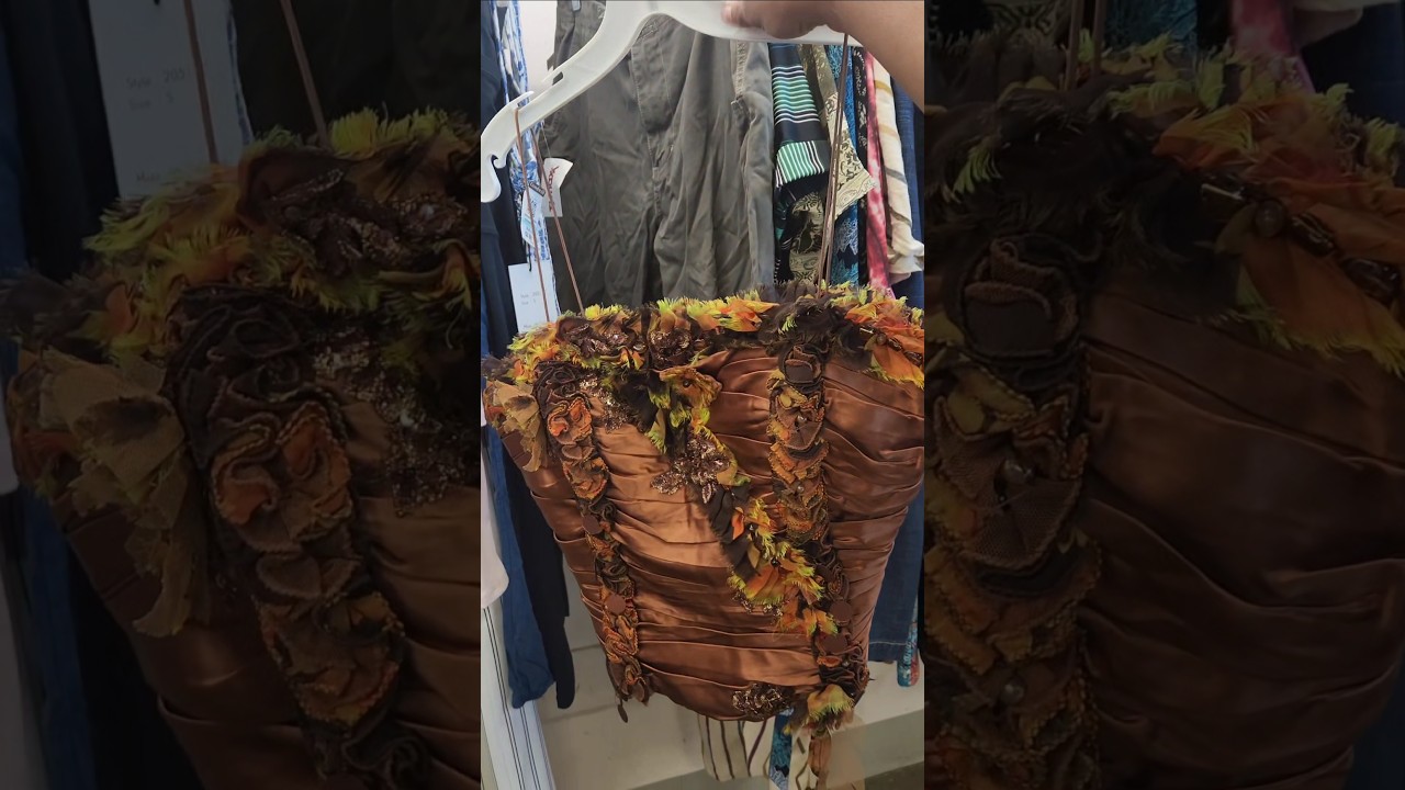 A woodland fairy gem spotted in the wild 🪾🍃 #y2k #fantasy #thrifting