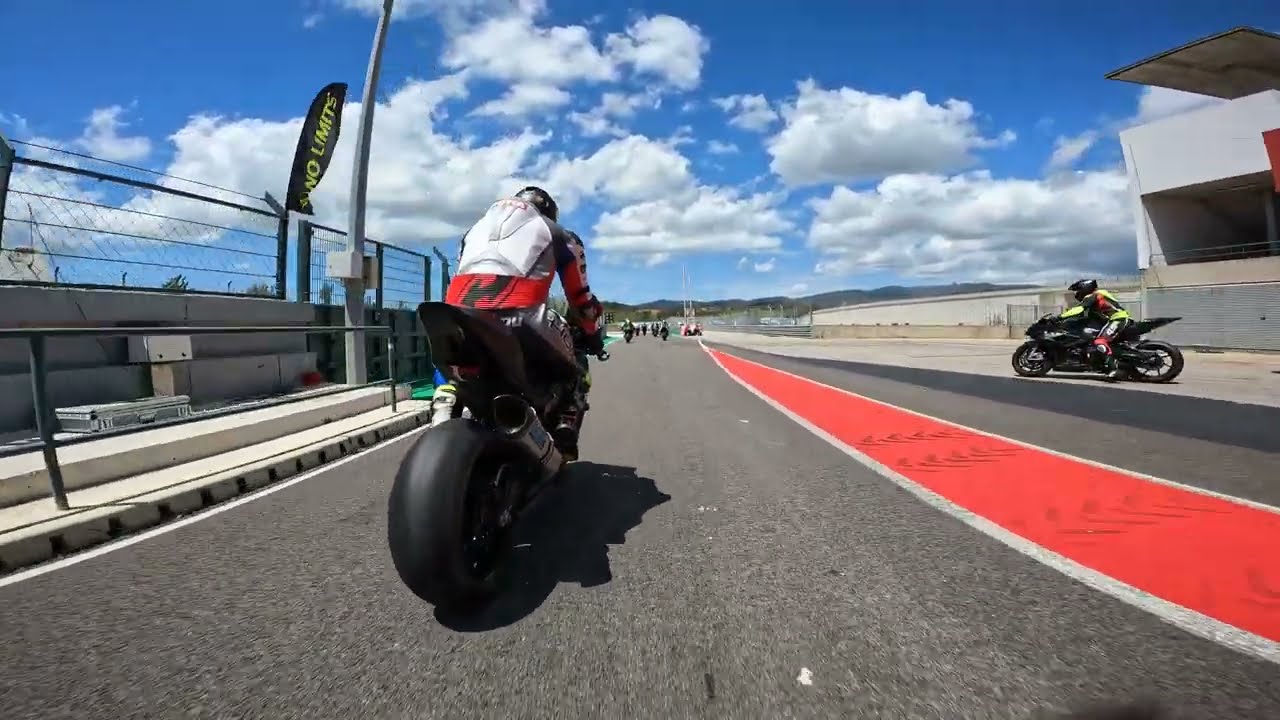 FZR4/9 vs 1LegLou Portimao 2022 05 15 ~1420 (Mid/Adv Group) 4K