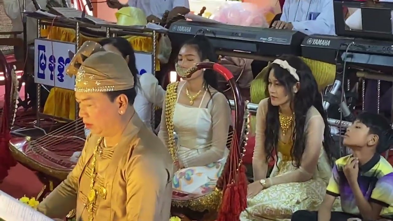 မြနန္ဒာတေးဂီတ ဘိသိက်ခန်းအဖွင့်တီးလုံး