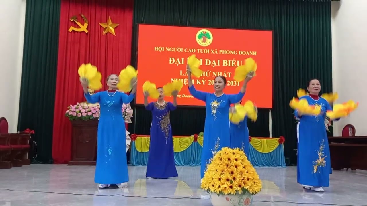 CLB văn nghệ NCT xã Phong doanh Chào mừng Đại hội Đại biểu NCT xã 