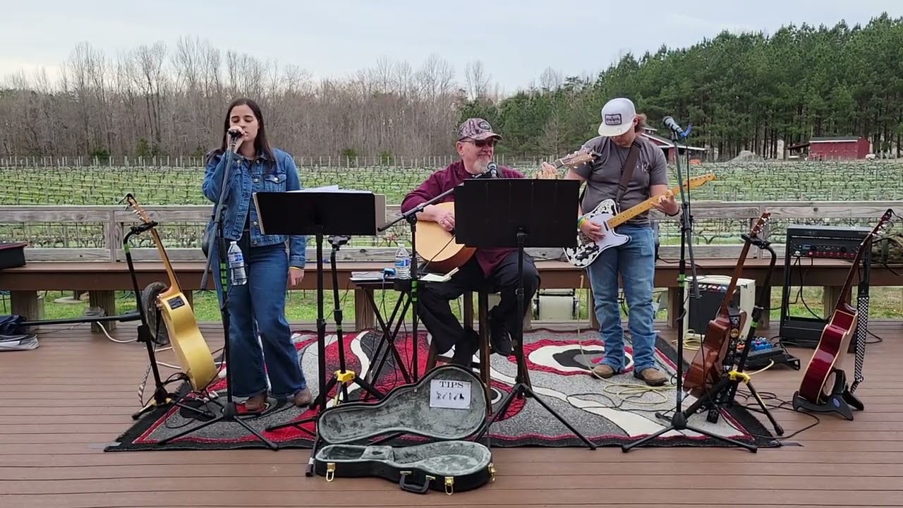 What's Up- Buck Robey- Summer & James Downing- Everleigh Vineyards- Amplify The Vibes