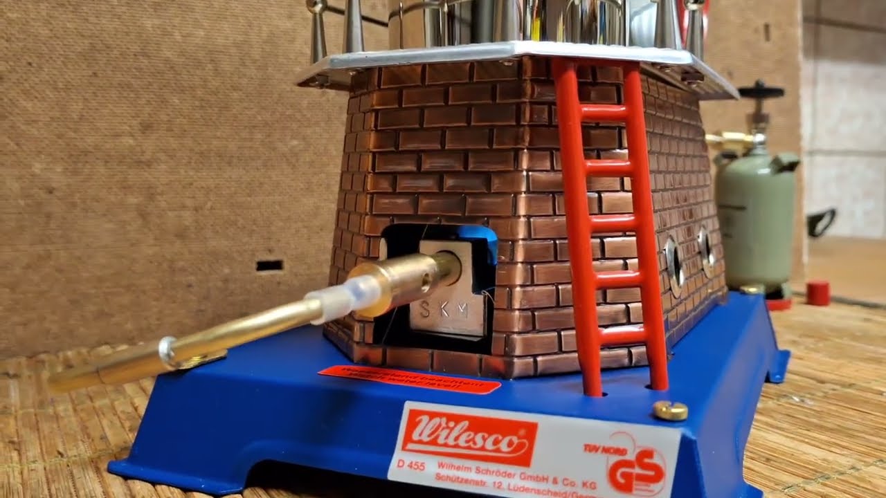 Wilesco D455 mit Eigenbau Gasbrenner und Eigenbau Gasflasche  5. Januar 2025