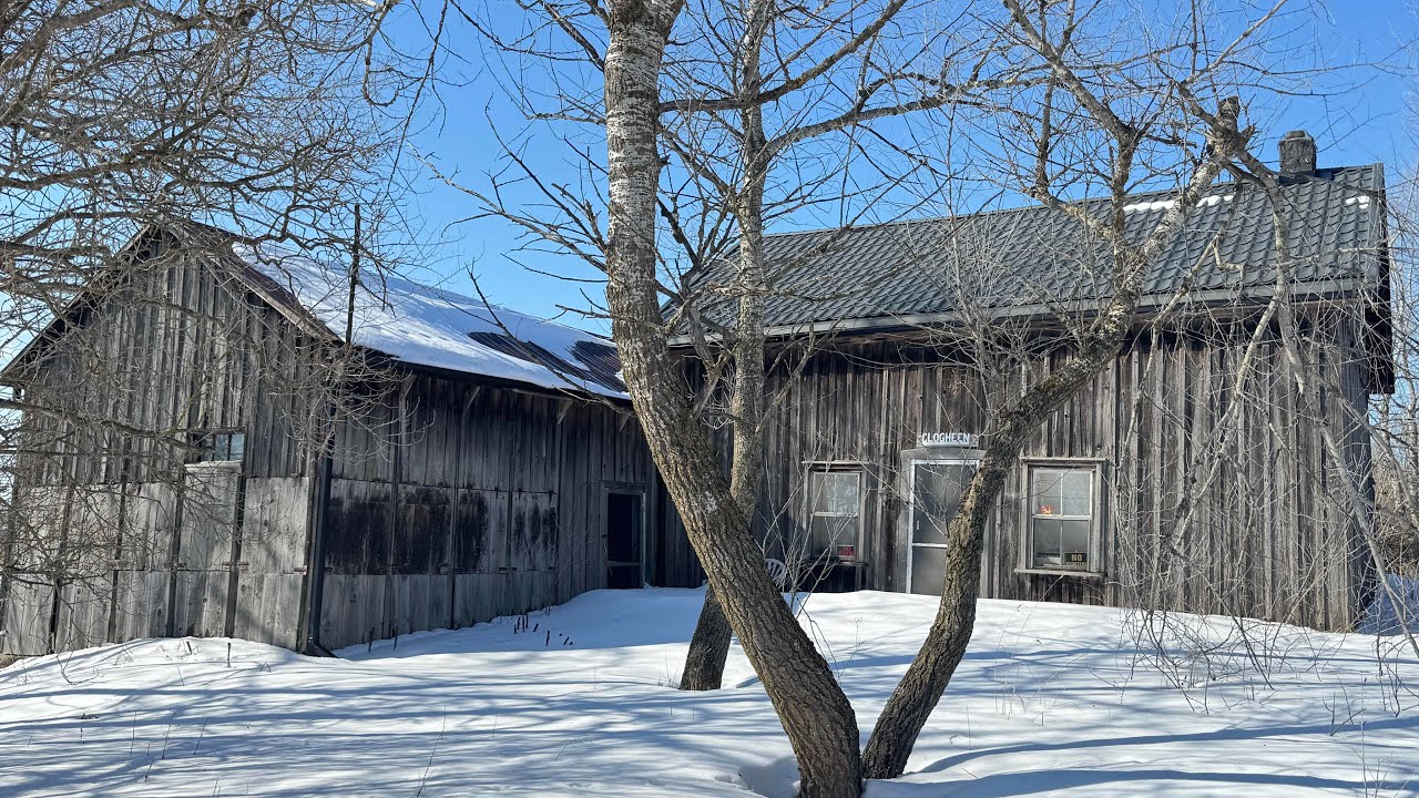 ABANDONED Time Capsule Home Related To The Church - XPLORER 172 