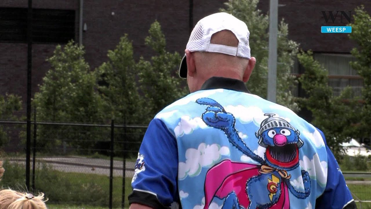 Jonge hardlopers oefenen voor Vechtloop