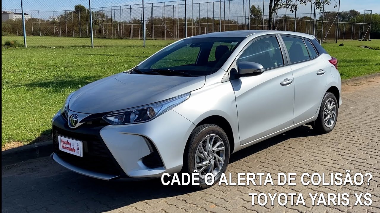 Toyota Yaris XS: tapinha no visual, o painel apertado de sempre