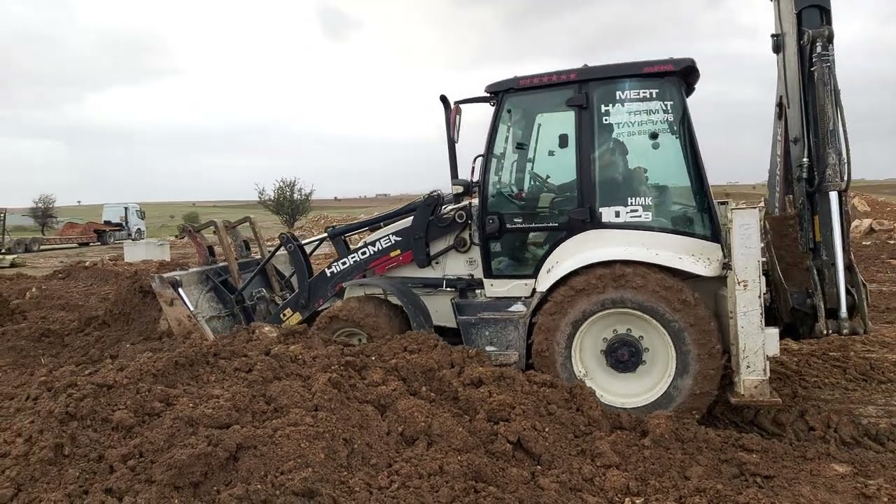Çamurla Mücadele Durmadan İtiyor Hidromek 102B Alpha A5 Bekoloder || HMK Backhoeloader working Dozer