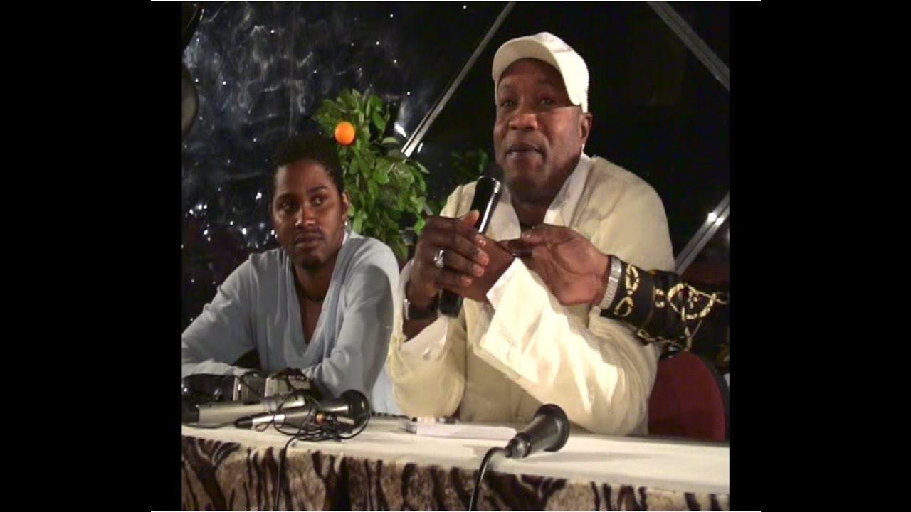 RETRO | Affairé Ferre Gola dans Quartier Latin International 2005