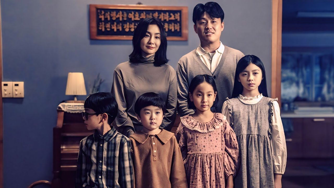 عيلة بتتبني طفل ببكتشفو انه عنده قدرة خارقة يشوف الاموات وبيقدر يكلم ابنهم اللي غرقوه في بحيرة