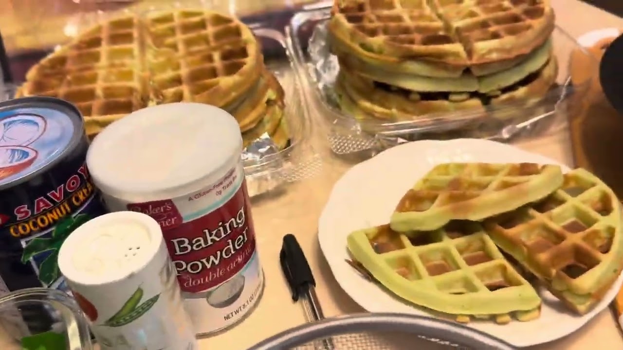 Banh kep la dua Nuoc cot dua waffle an trong ngay le sap den 