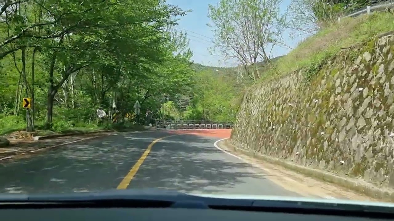 양산 대운산 자연휴양림 가는 산길입니다