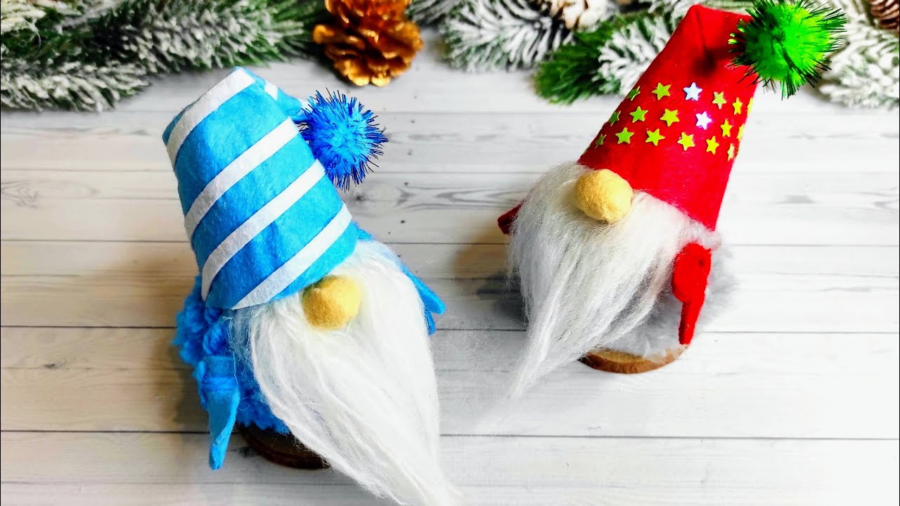 A Christmas toy Making of pom-poms.Christmas toy made of Wool Yarn. DIY ideas from pom-poms.