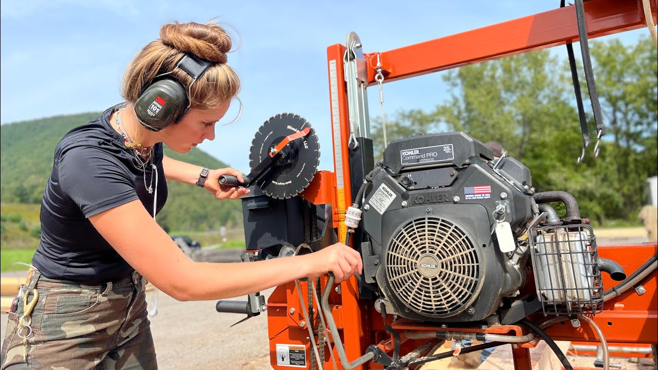 Используем домостроительный станок для резки 20-футовых балок!