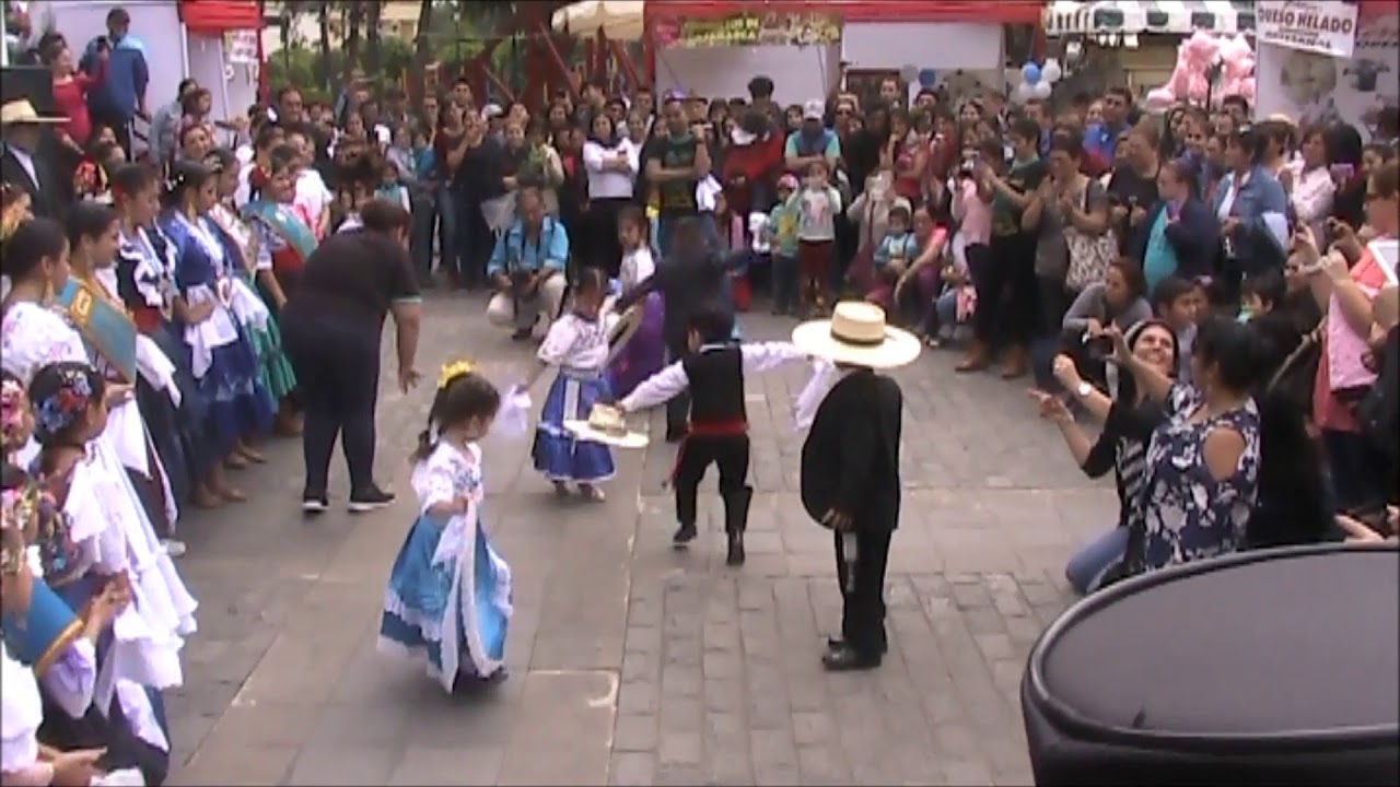 Marinera en Surco 2017 05 LA CONCHEPERLA marinera norteña bailan pequeños niños