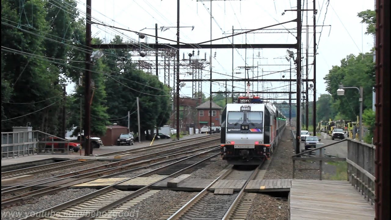NJ Transit / Amtrak: Train action at Metuchen RR Station