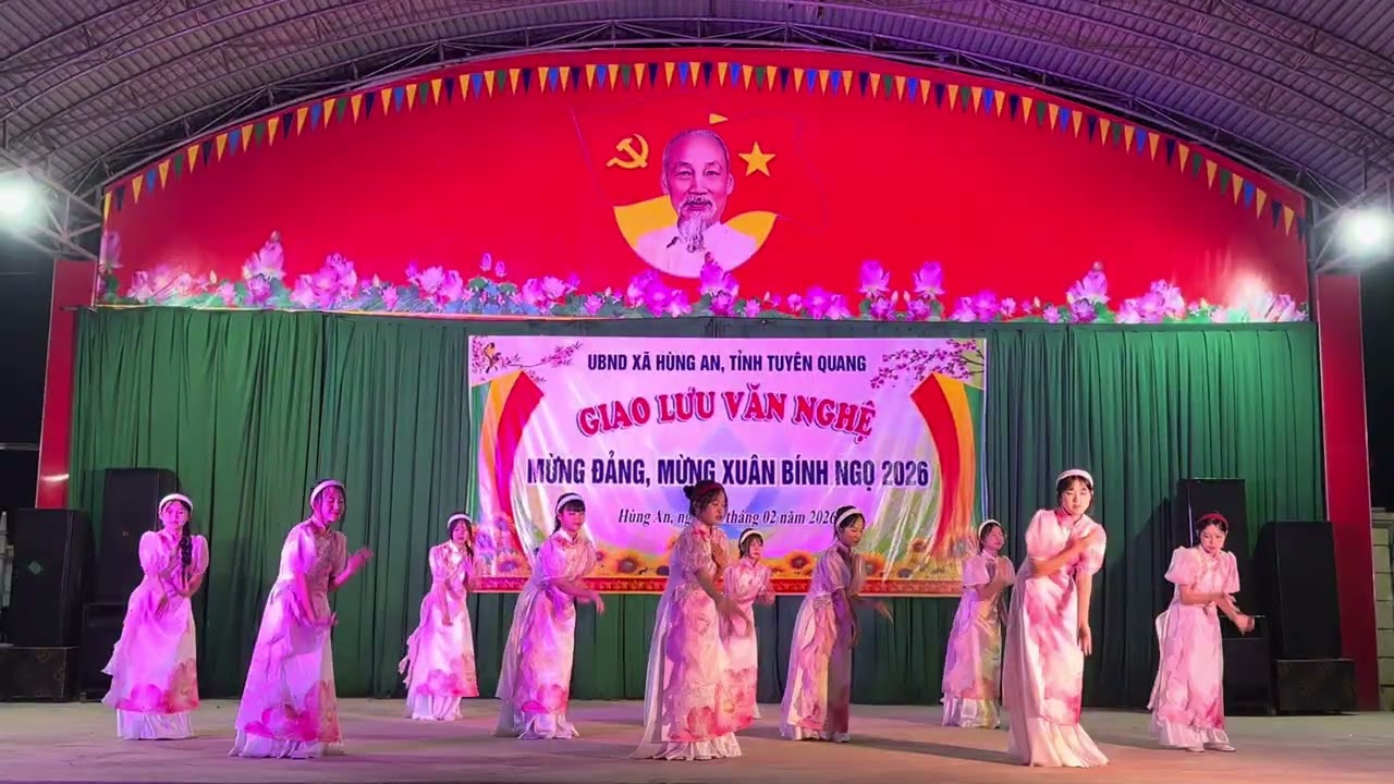 Trang phục Linh Quý THCS HA