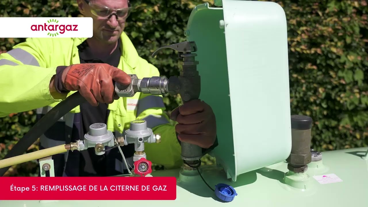 Que fait exactement notre chauffeur lorsqu'il vient remplir la citerne de gaz à chez vous ?