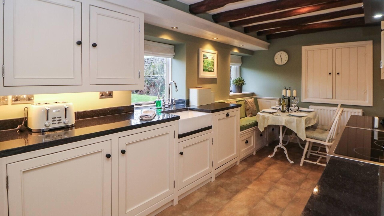 Dale View Cottage, Bakewell, United Kingdom | Travel With Kiara