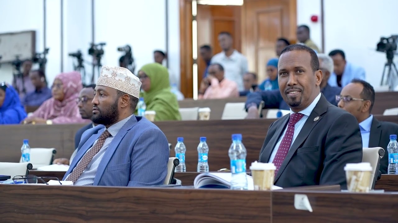 Mudanayaasha labada Aqal ee BJFS oo kulan wadajir kaga dooday cutubka lixaad ee dastuurka.