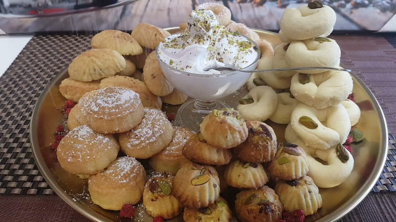 S&uuml;&szlig;igkeiten, [Maamoul] Karabinsch mit wei&szlig;en Natef