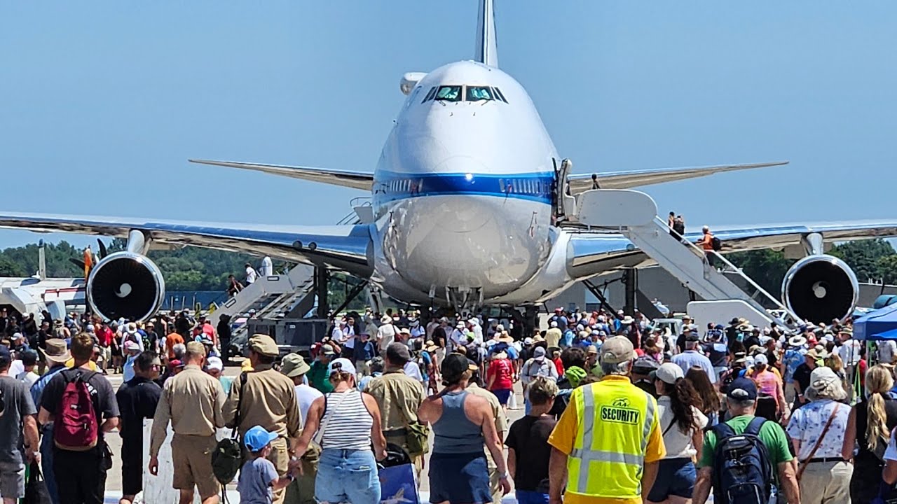 P&W 747SP Arrival OSH25