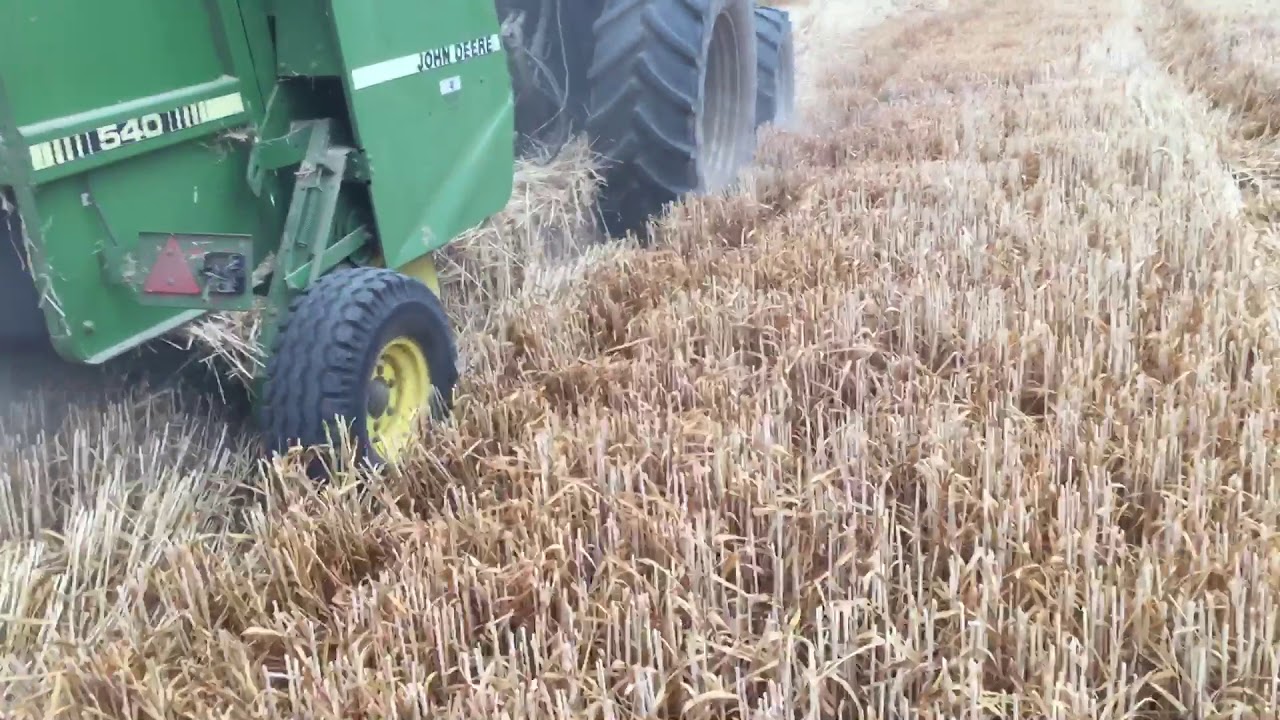 Anudado de enfardadora de rollo John Deere 540