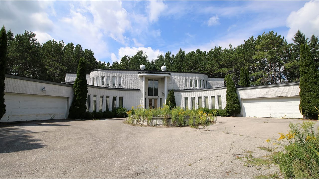 Exploring Abandoned Drug Dealers Grow op Mansion
