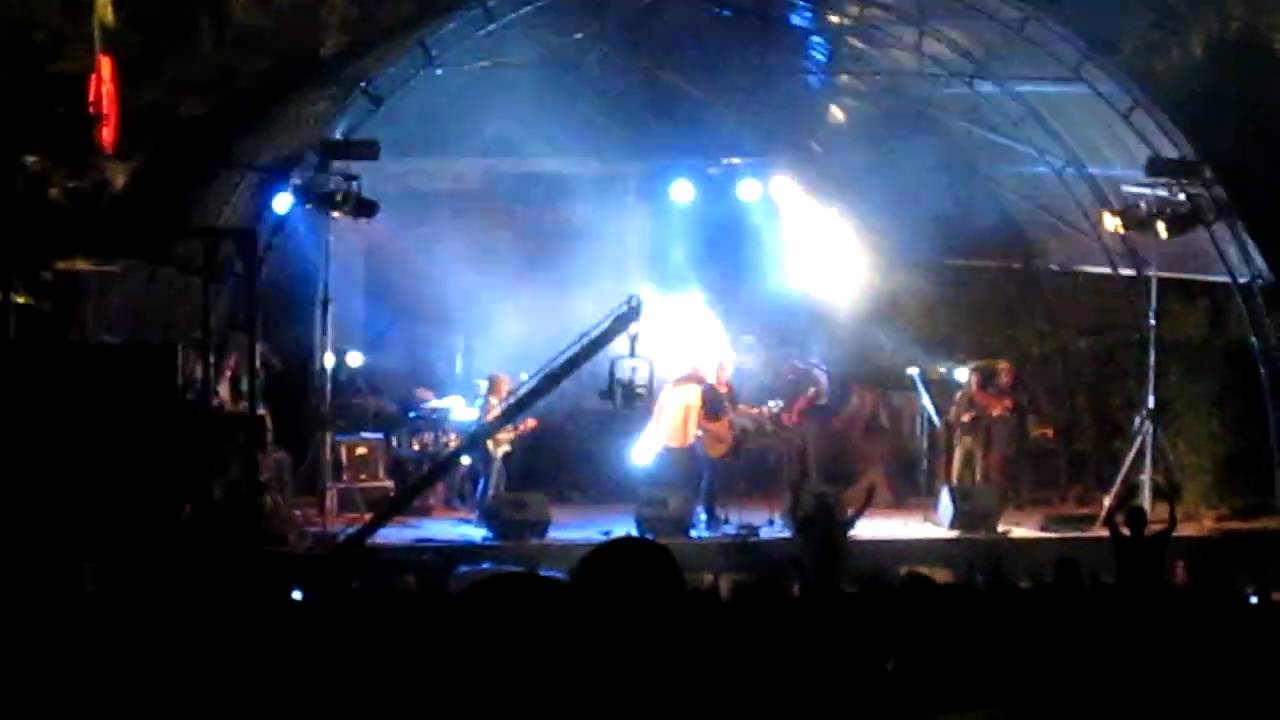 The Moshav Band singing at ShemeshFest 2009 / 5770