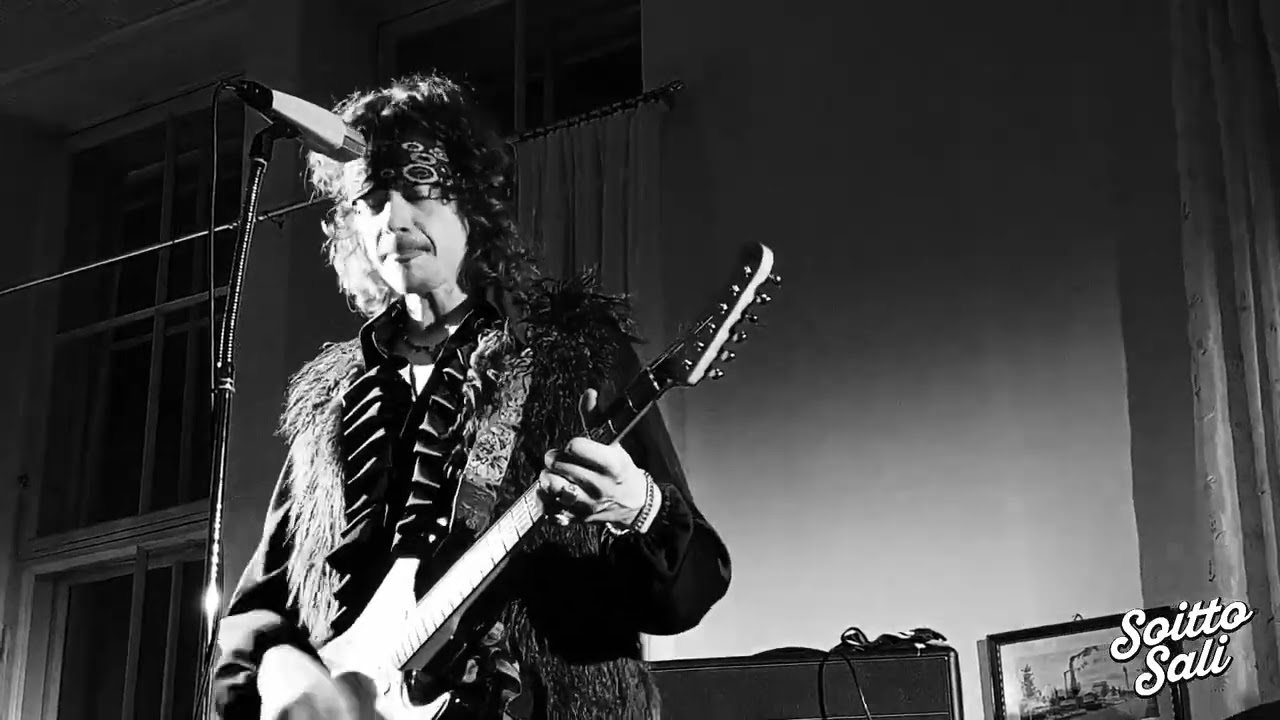 ROOM FULL OF HENDRIX - LIVE AT SOITTOSALI