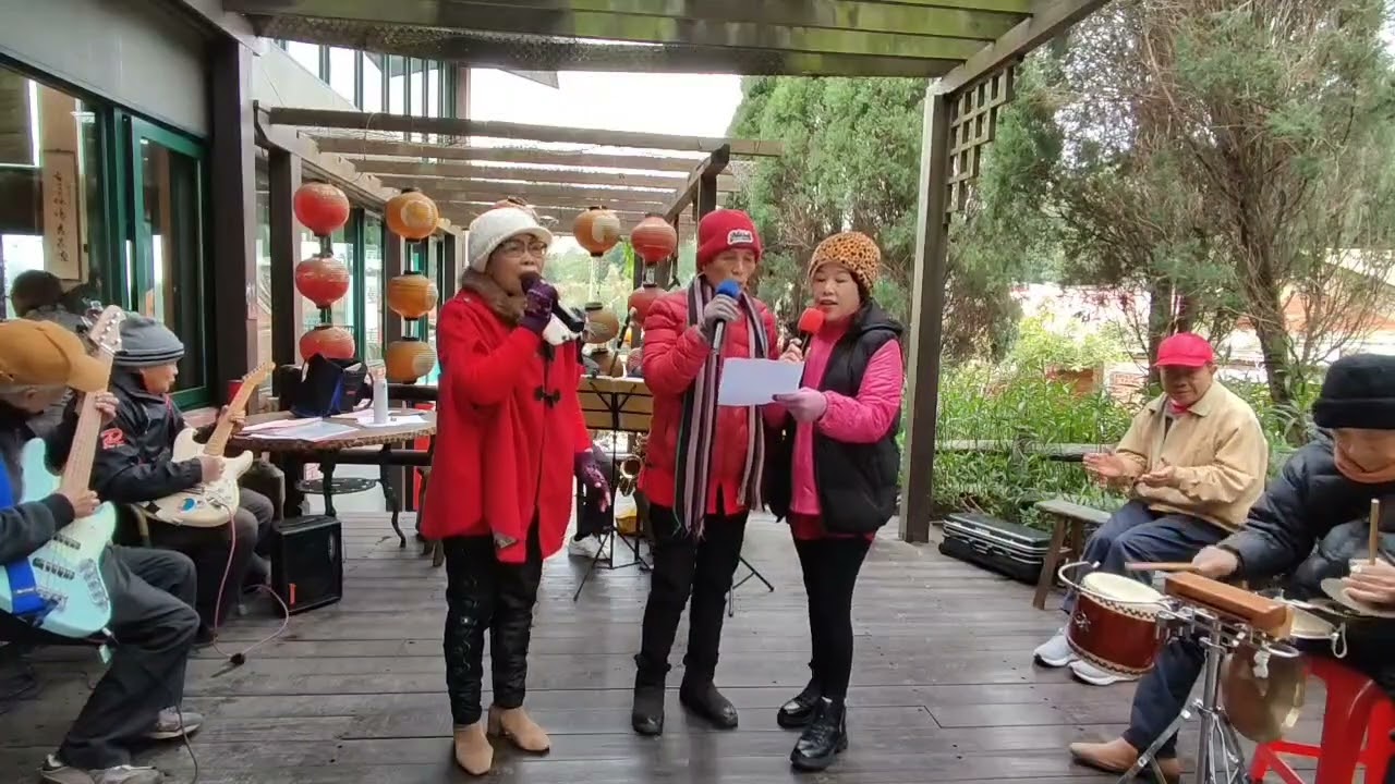 115/1-7冷冷冷16度低溫在戶外廣場歡唱還是感覺非常開心值得留念