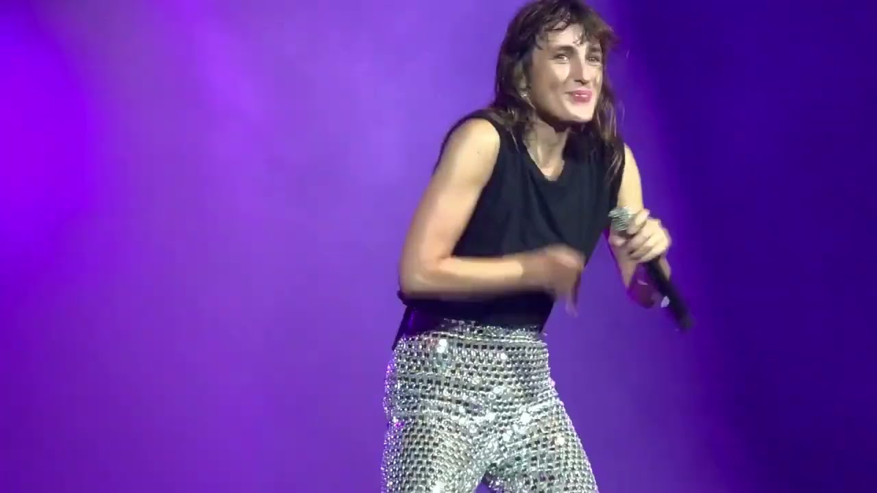 Juliette Armanet - À la folie (Live 16-06-2022 - Montréal, Québec)