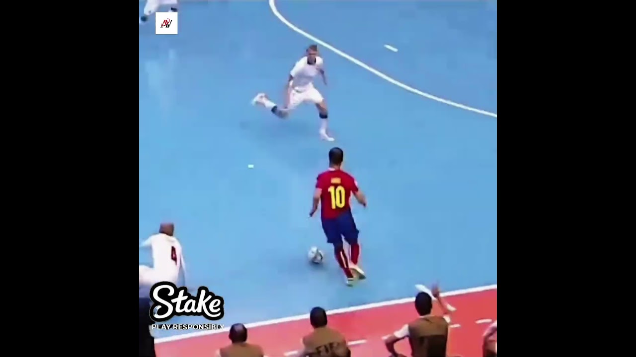 Futsal skills ☠️ #skills #futeball #football #footballskillschallenge #soccerdrills #futsalsl