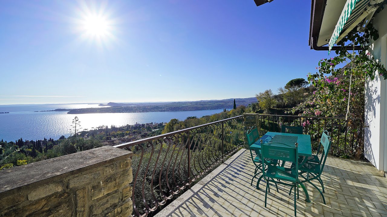 Exklusive Villa mit Panoramablick und Pool, in Gardone zum Verkauf (SAL_049)