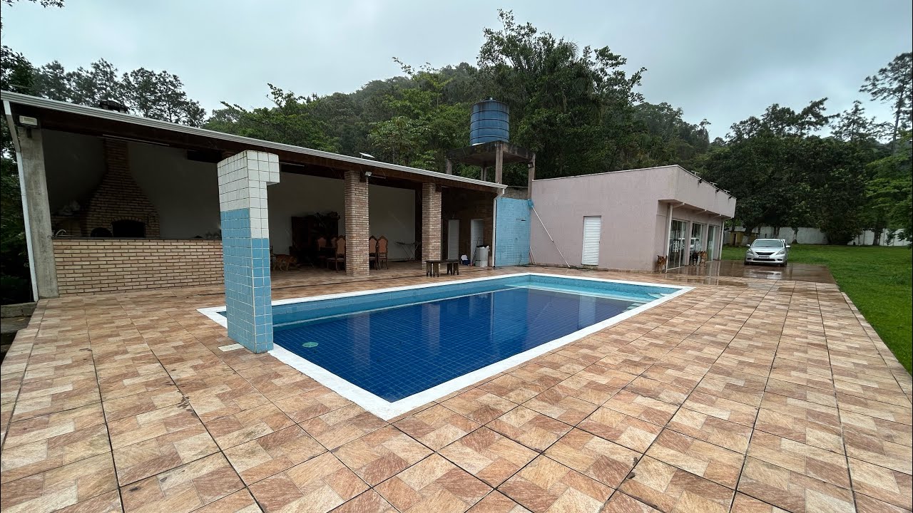 SUPER OFERTA CHACARA BEM PERTO DA PRAIA COM 3 CASAS E PISCINA 7 MIL METROS QUADRADOS ZAP 13996410337