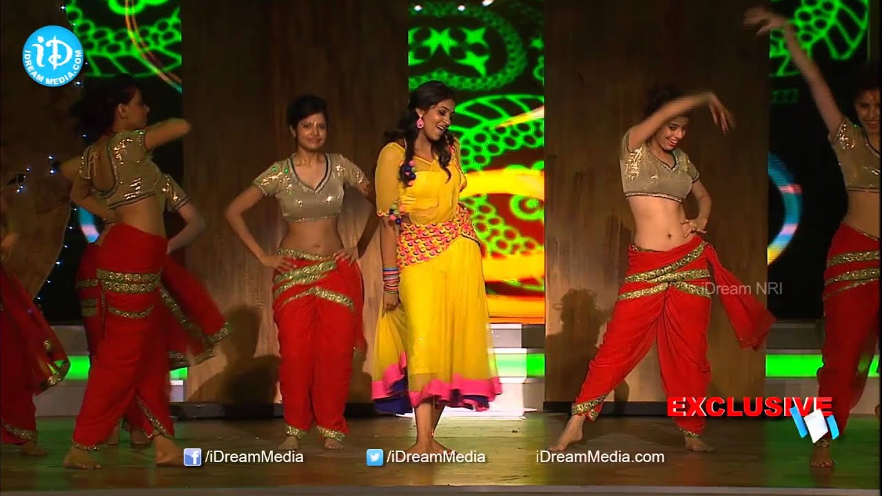 Lakshmi Menon Exclusive Dance Performance @ SIIMA 2014, Malaysia