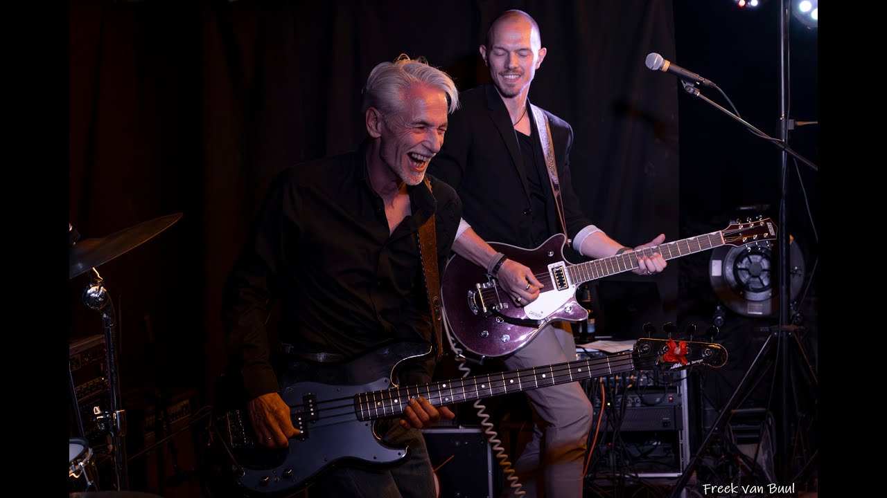 Neon Buzz 'Live bij Mevrouw v. Lennep' - Cynical