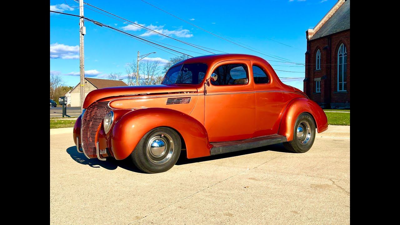Ford Deluxe Coupe 1939 года выставлен на продажу за 29 900 долларов.