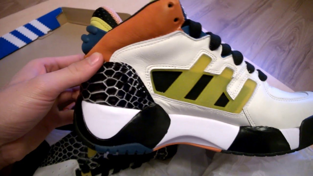 Unboxing but&oacute;w/ shoes Adidas Streetball D67600
