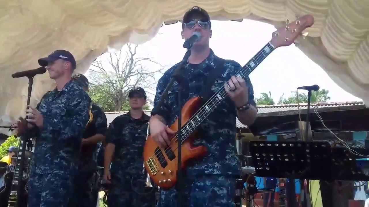 Australian Army/Navy sings Api Kawuruda cover by Senaka Batagoda/Wayo
