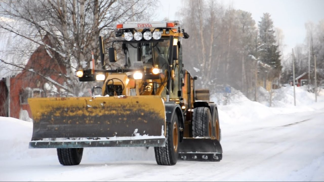 Cat 140M Grader with Mählers Sideplow