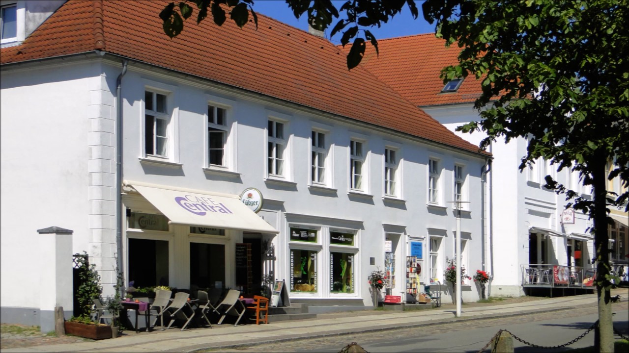 Germany: R&uuml;gen - The Town of Putbus